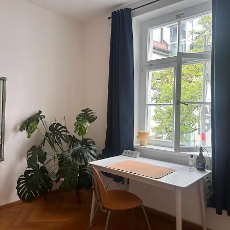 Gemuetliche 2-zimmer-altbauwohnung * Munich