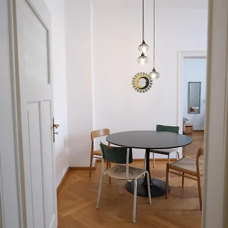Apartment Gemuetliche 2-zimmer-altbauwohnung *